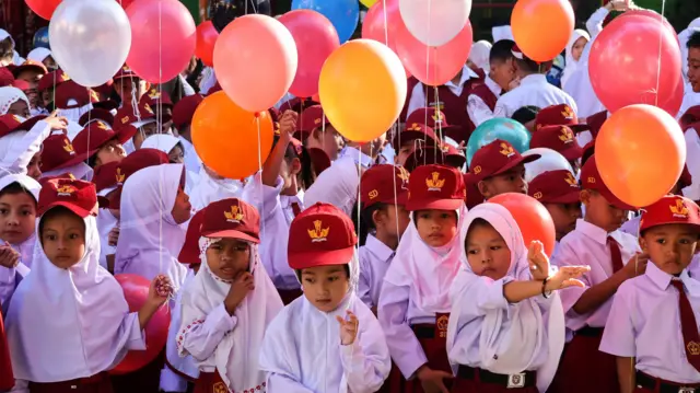 Peran Pendidikan Sekolah Dasar dalam Membentuk Dasar Kemampuan Anak Sejak Dini